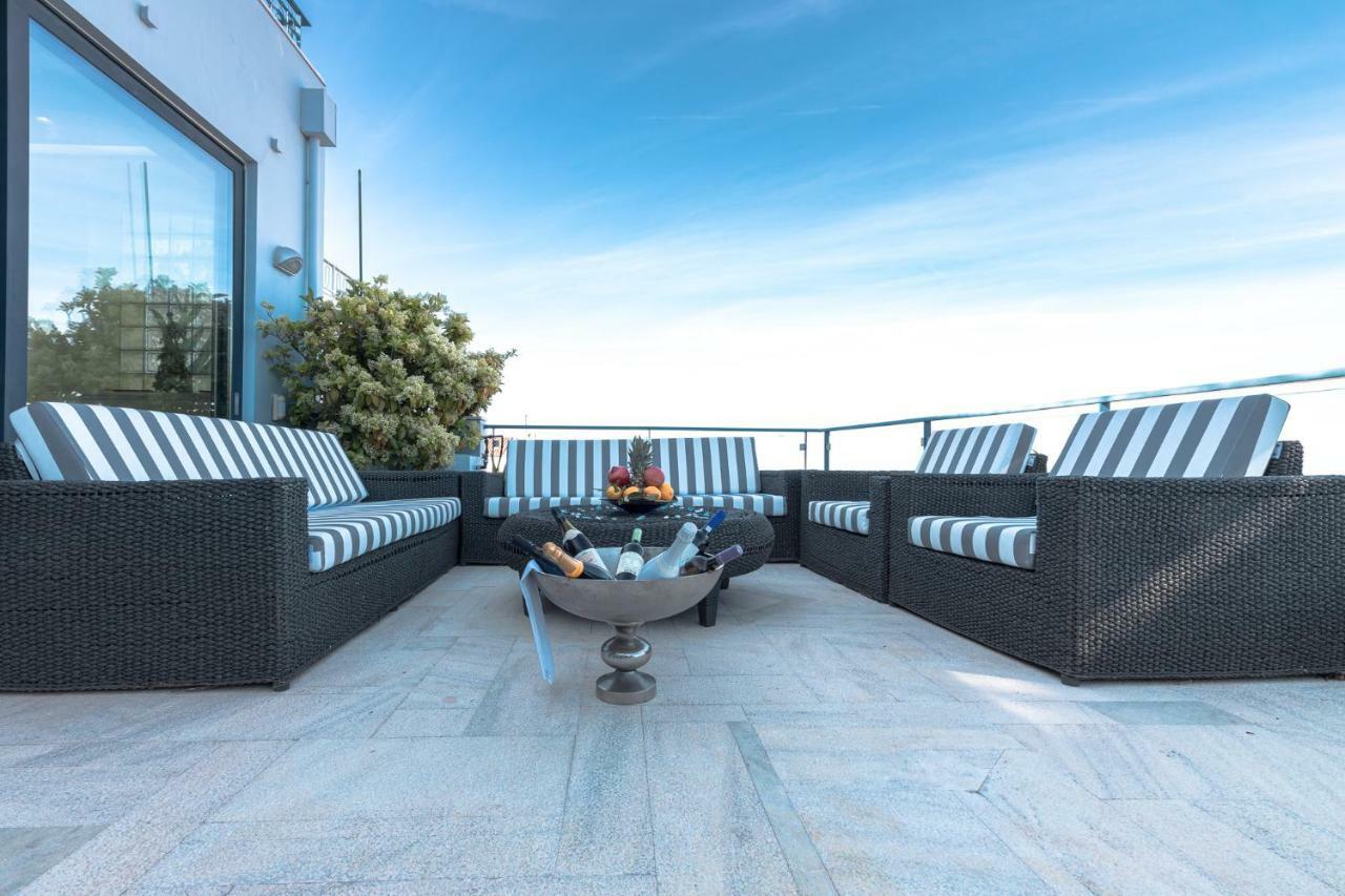 Villa Azure Voúla Eksteriør billede